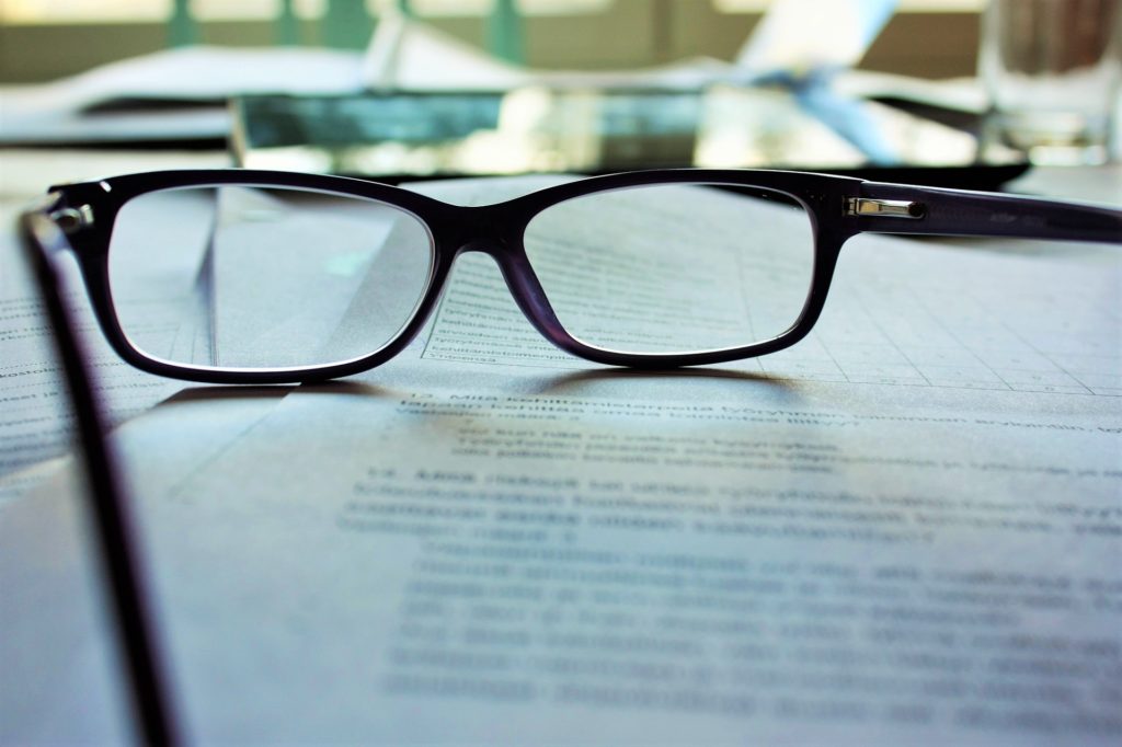 look into - English phrasal verbs for business